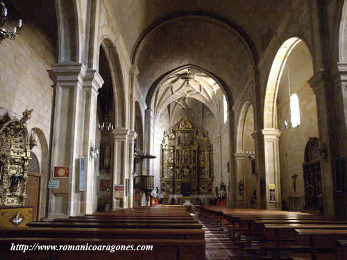 INTERIOR DEL TEMPLO HACIA LA CABECERA